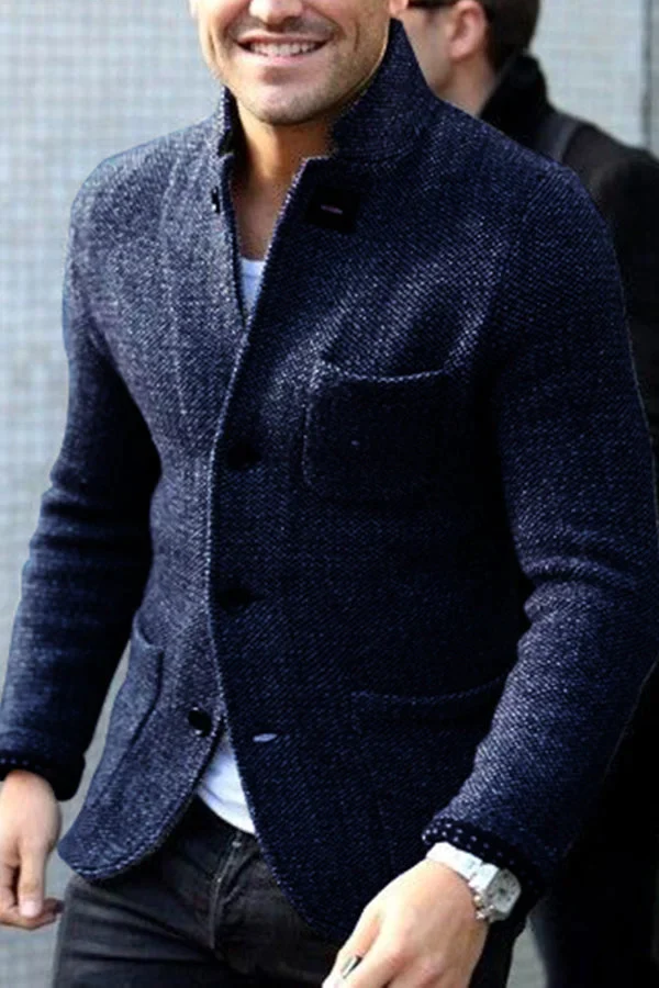 Stylish men's retro knitted cardigan, comfortable long-sleeve design, a classic button-up for men's fashion.