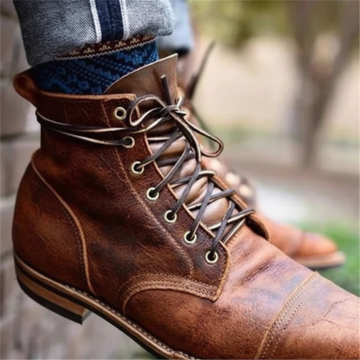 Leonard men's retro leather boots, waterproof design with anti-slip sole for winter