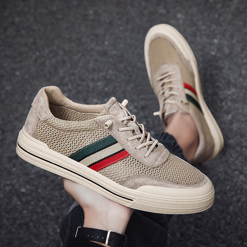 Classic men's sporty retro sneakers, brown & blue, offering supreme comfort for daily activities.