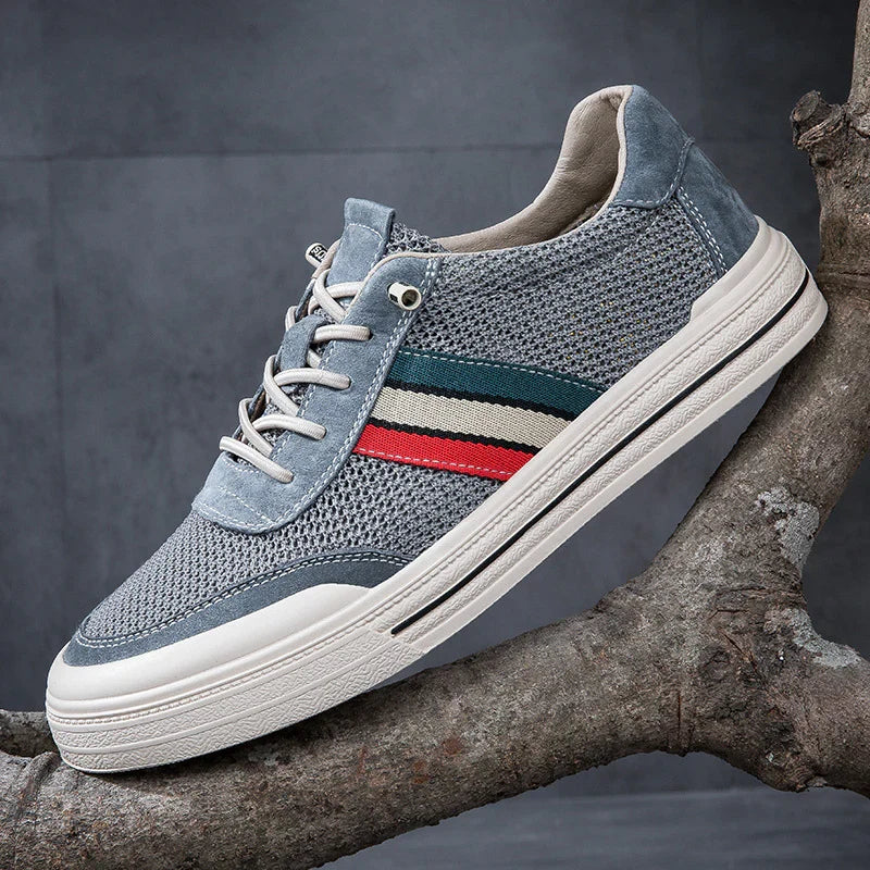 Everyday men's retro sneakers, brown and blue, offering comfortable sporty style for walking.