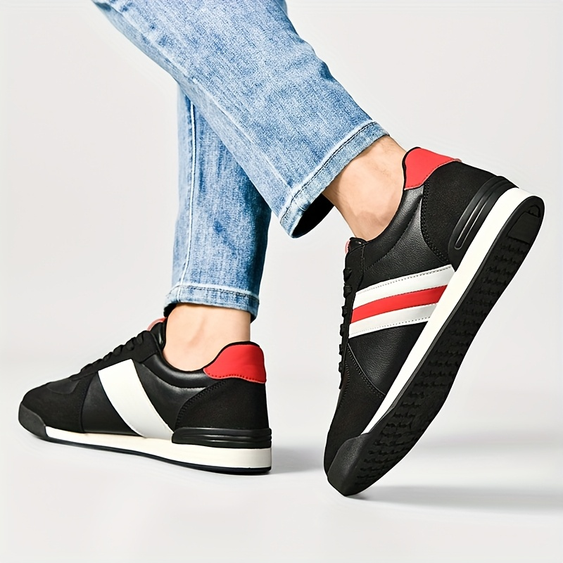 Men's lightweight retro striped casual sneakers. Comfortable, versatile footwear for daily walking & fashion.
