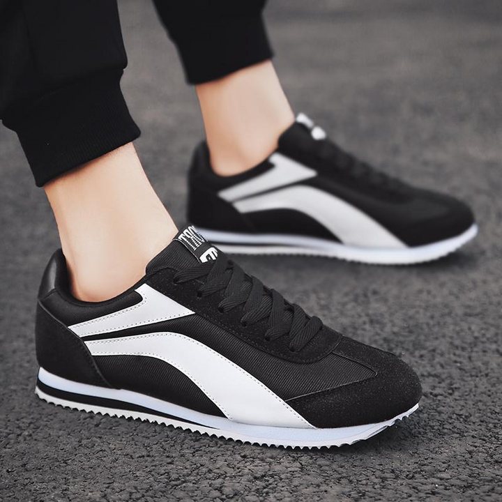 Men's retro casual sneakers, perfect for all-day comfort and style.