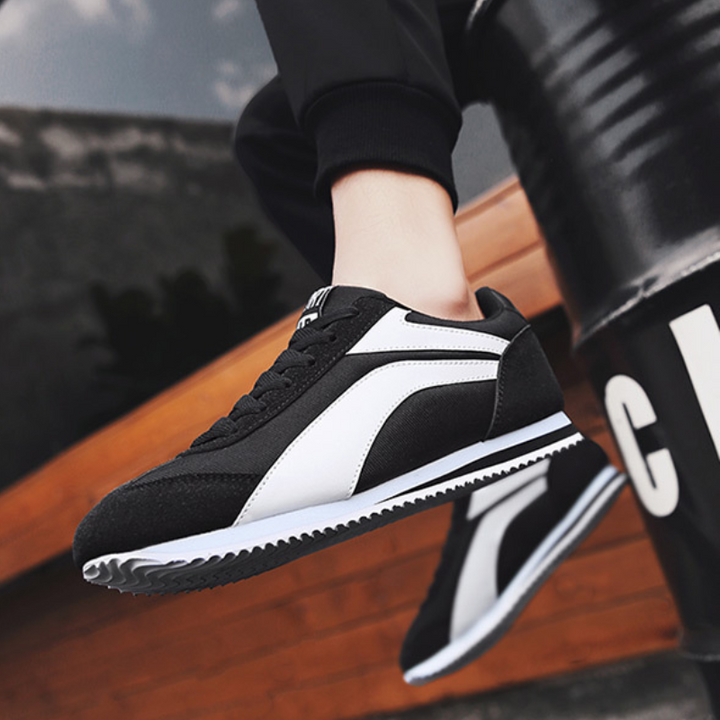 Versatile men's footwear, classic retro casual style for a timeless look.