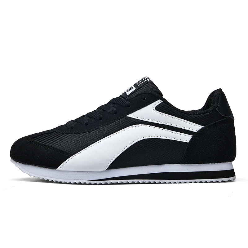 Men's lightweight retro sneakers, ideal for daily walks and casual outings.