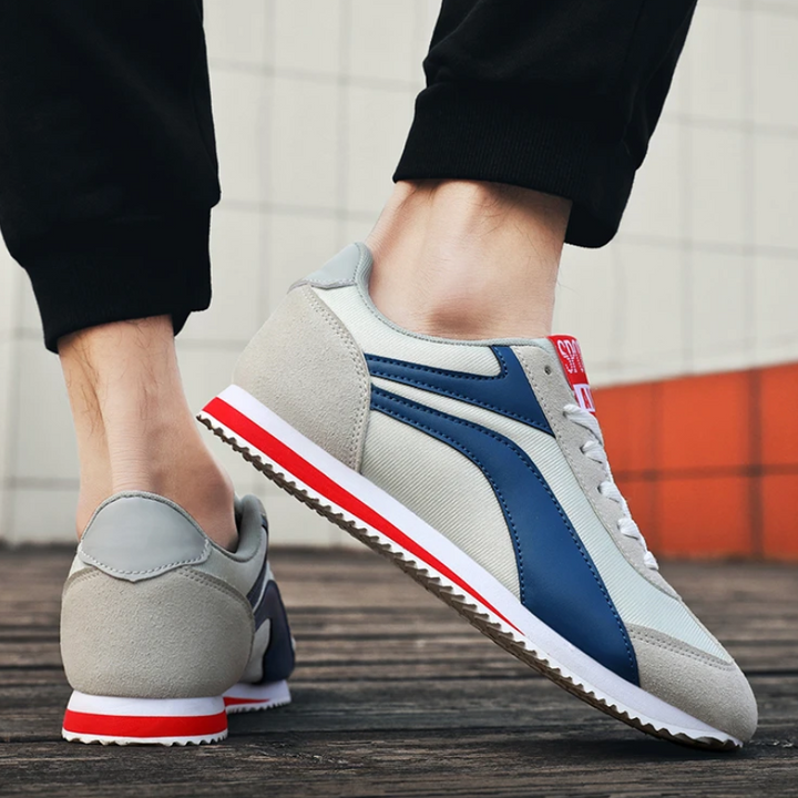 Classic men's sneakers with a retro design, perfect for everyday casual look.