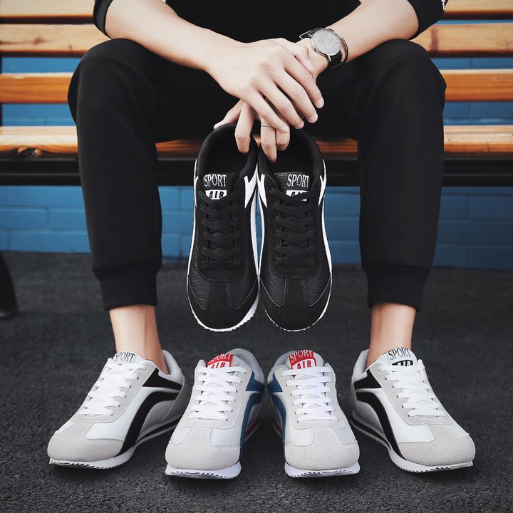 Lightweight men's athletic sneakers, retro design, ensuring all-day comfort.