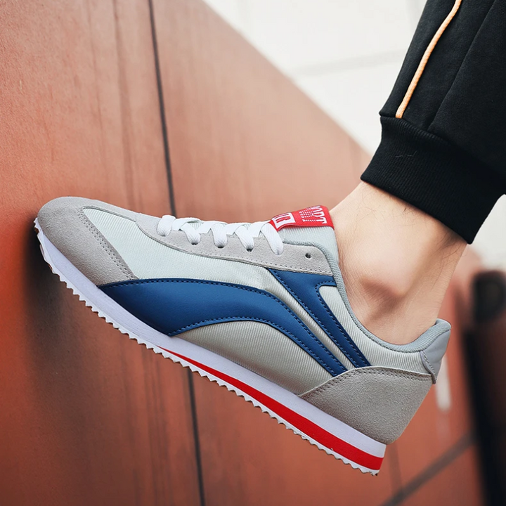 Comfortable men's casual footwear in a timeless retro style for daily use.