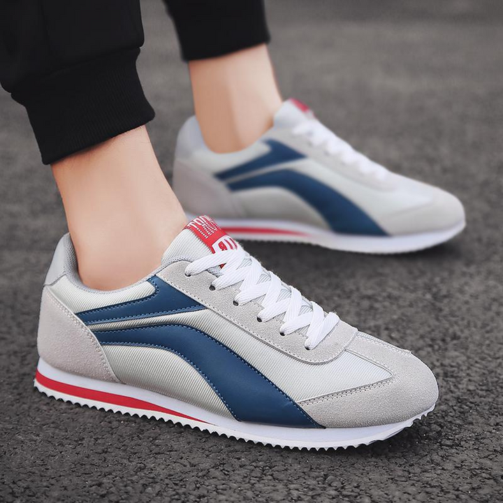 Versatile men's classic sneakers, ideal for walking and everyday activities.