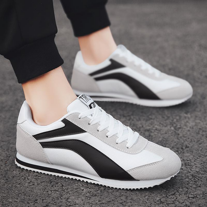 Lightweight men's sneakers for comfortable walking and everyday wear.