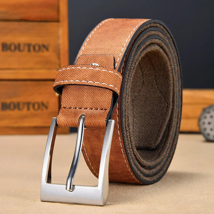 Fashionable men's reversible belt, easily changing from a denim look to a classic finish.