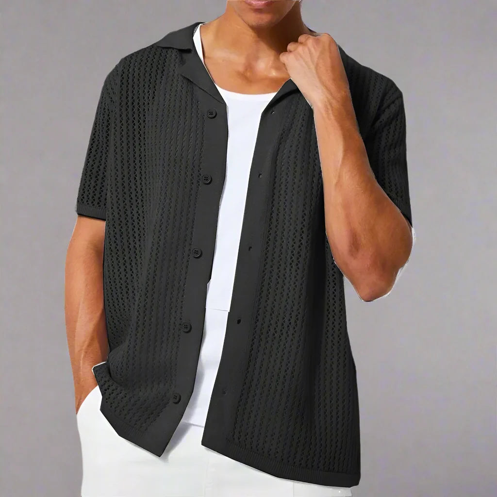 Lightweight men's knitted Riviera shirt, relaxed fit, perfect as a stylish summer vacation top.