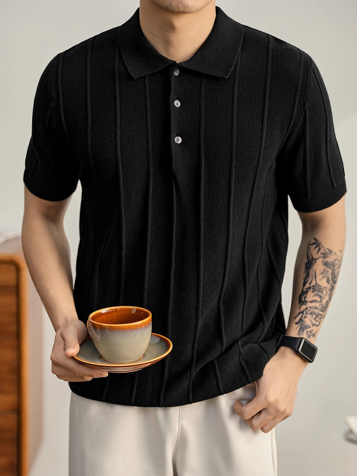 Comfortable men's textured knit polo, slim fit and short sleeve, stylish top.