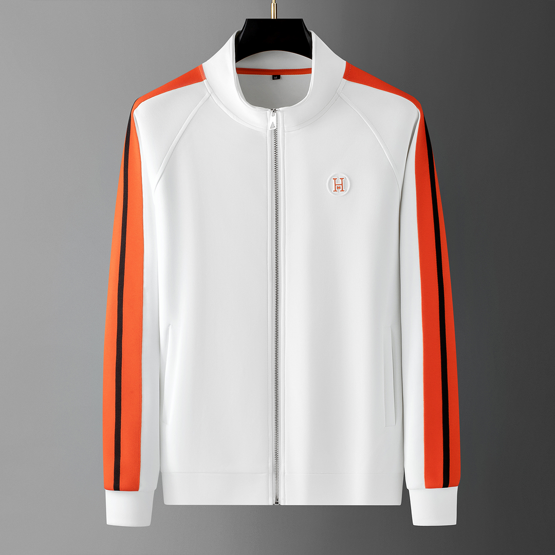Full shot of men's Riviera athletic set, combining style and comfort for everyday wear.
