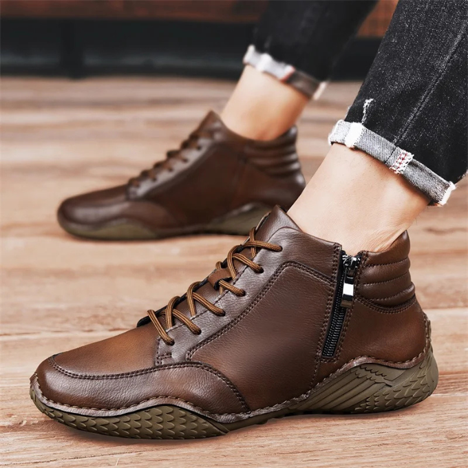Rugged men's casual ankle boots with practical side zipper, dark brown leather, anti-slip tread.