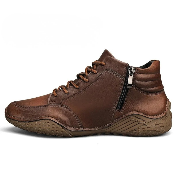 Stylish men's black casual ankle boots, featuring a comfortable fit and durable design for daily wear.