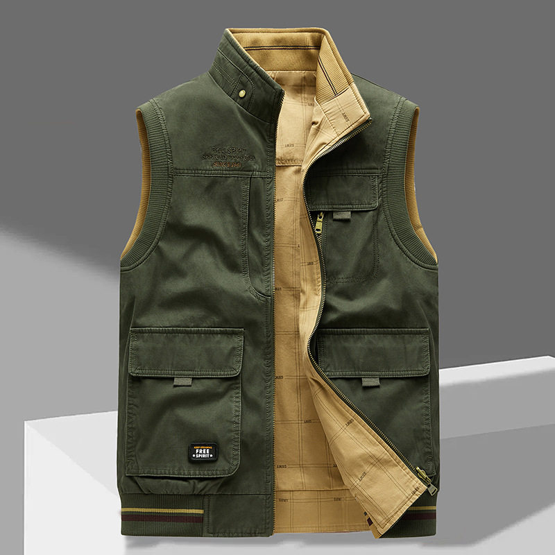Functional men's multi-pocket outdoor vest, made from durable cotton. Ideal for utility, casual wear, and layering.