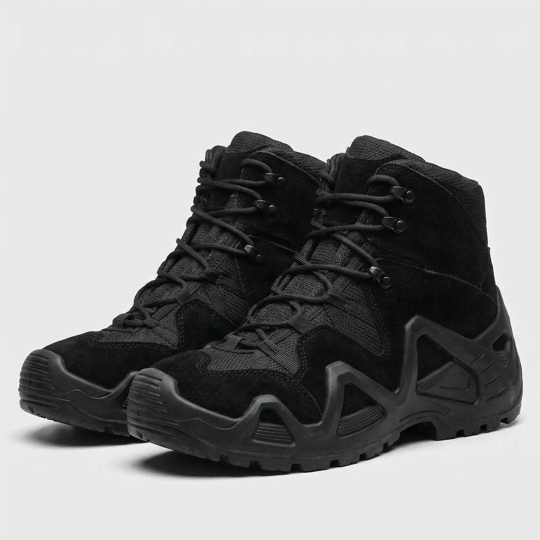 Durable men's tactical boots with strong ankle support, perfect for rugged work & outdoor adventures.