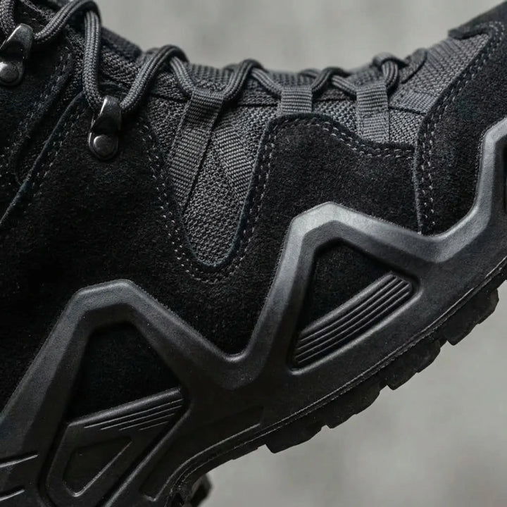 All-terrain men's hiking boots by Dusktrail, providing excellent support for demanding outdoor trails.