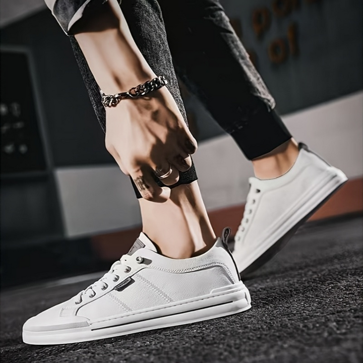 Men's Ryde walking shoes, combining low-top design with everyday comfort & modern style.