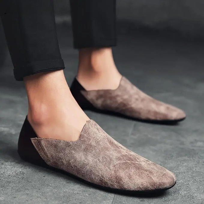 Gray Sunday casual men's slip-on loafers, comfortable footwear for everyday versatile style.