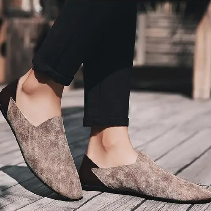 Brown Sunday casual slip-on loafers for men, stylish and comfortable everyday fashion.
