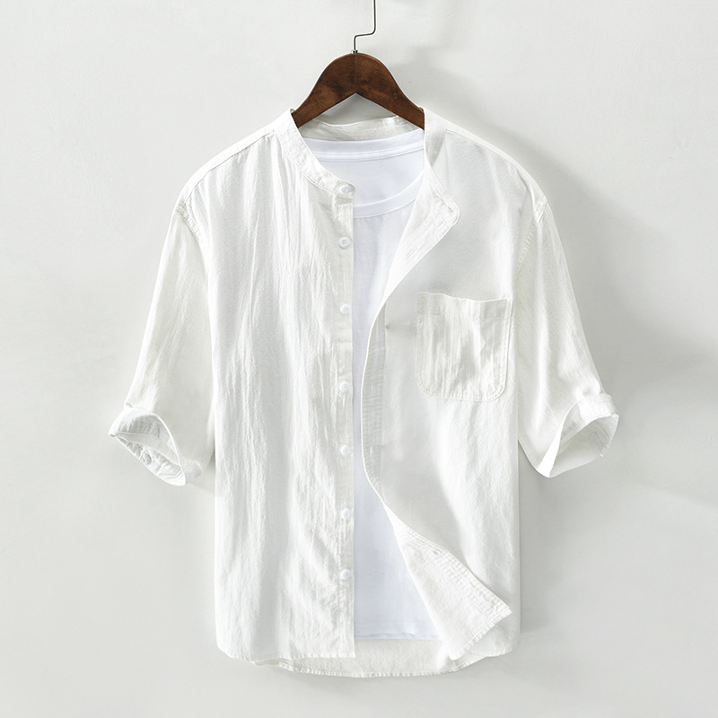 Comfortable men's leisurewear shirt. Relaxed fit, breathable button-down for stylish casual, summer and resort looks.