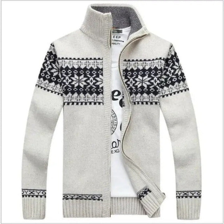 Modern men's vest, capturing Scandinavian casual style. Essential menswear for stylish layering and comfort.