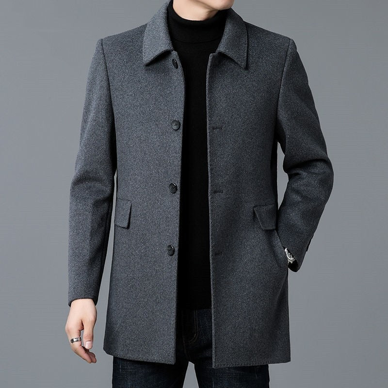 Men's professional tailored business blazer, ideal for corporate settings & a sharp look.