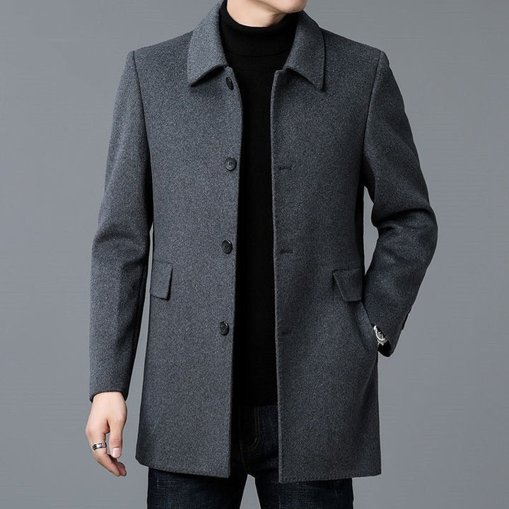 Men's professional tailored business blazer, ideal for corporate settings & a sharp look.