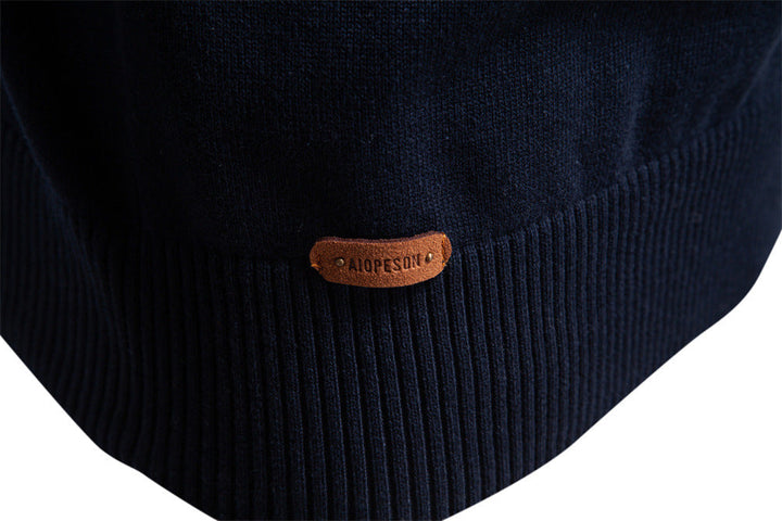 Stylish men's half-zip knit pullover. Siena sweater for a refined, comfortable and versatile layering.