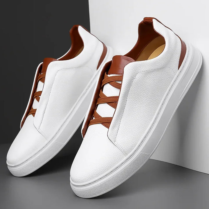 Men's Signature Crossover Lace lifestyle sneakers, ideal for casual comfort & modern style.