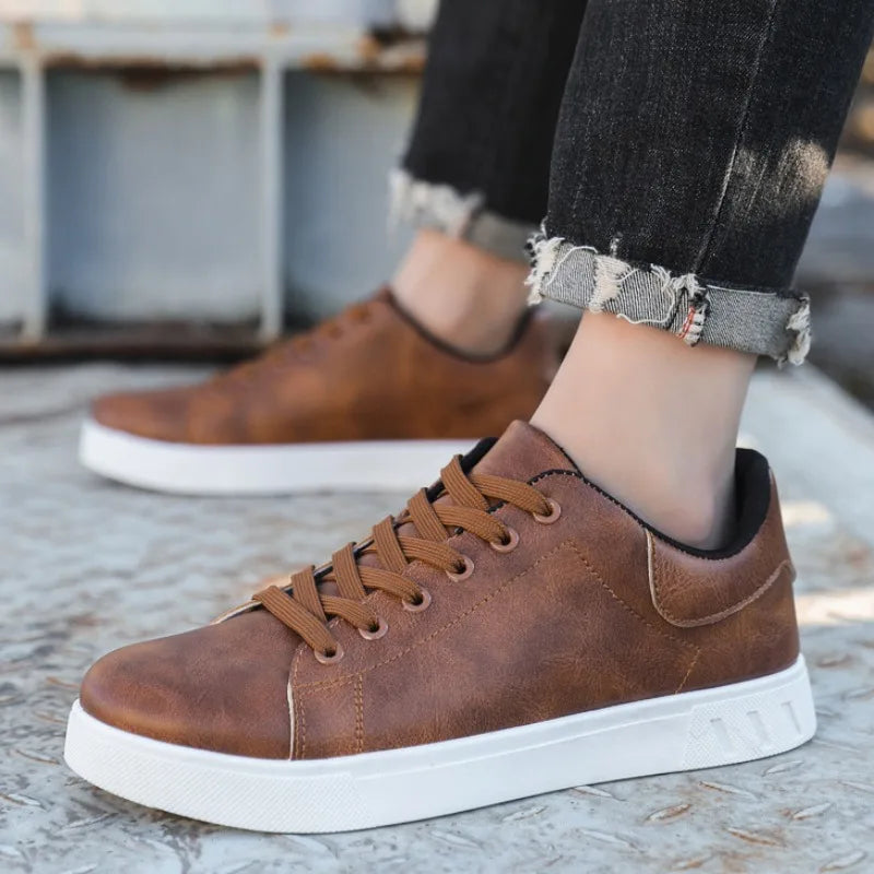 Men's everyday comfort walking shoes, sleek design and cushioned support for active lifestyles.