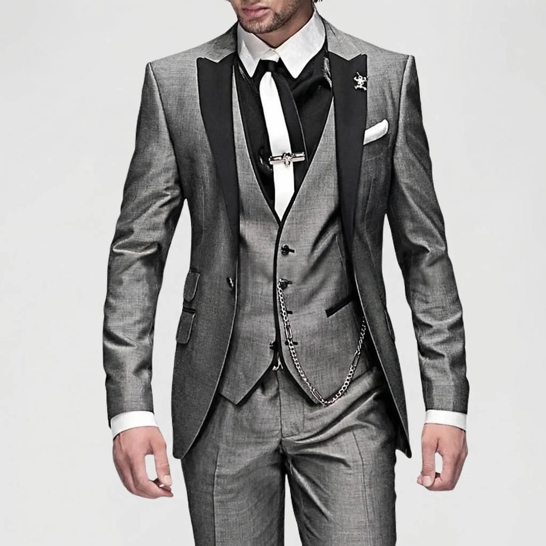Premium men's burgundy 3-piece slim-fit suit, a complete formal wear option for special events.