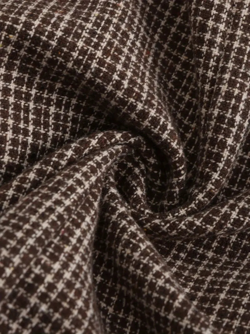 Double-breasted men's slim fit check blazer, ideal jacket for autumn/spring business and smart casual fashion.