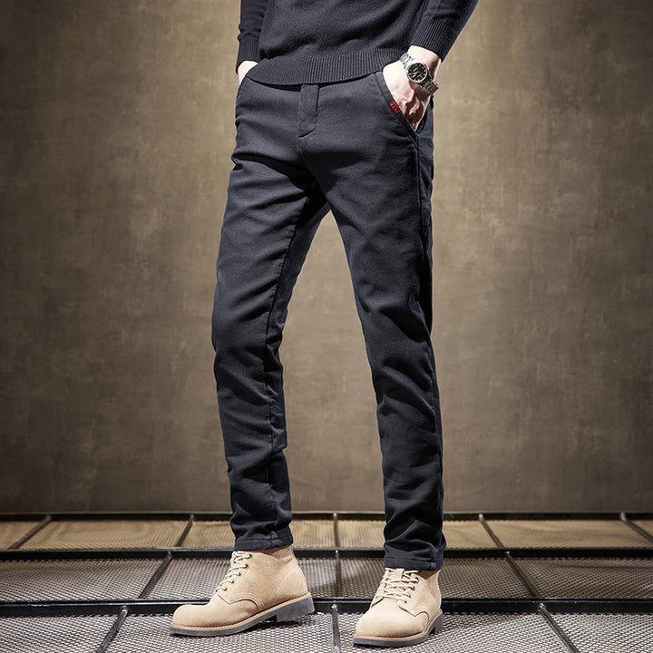 Sophisticated men's slim fit everyday trousers, featuring wrinkle-resistant fabric and comfortable stretch.