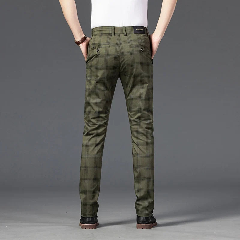 Stylish men's slim fit plaid pants made with stretch fabric for ultimate comfort and flexibility.