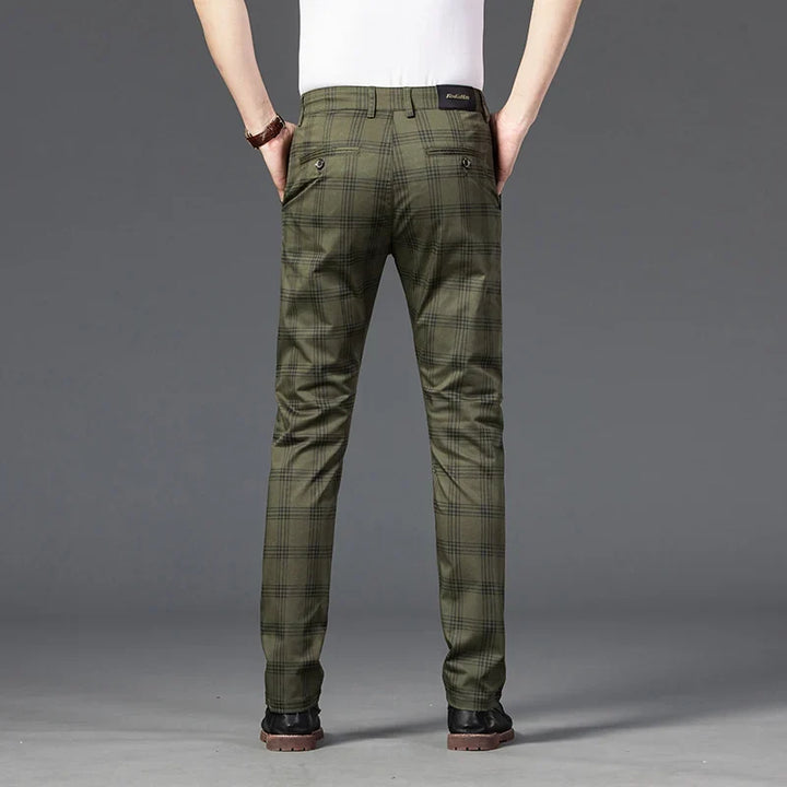 Stylish men's slim fit plaid pants made with stretch fabric for ultimate comfort and flexibility.