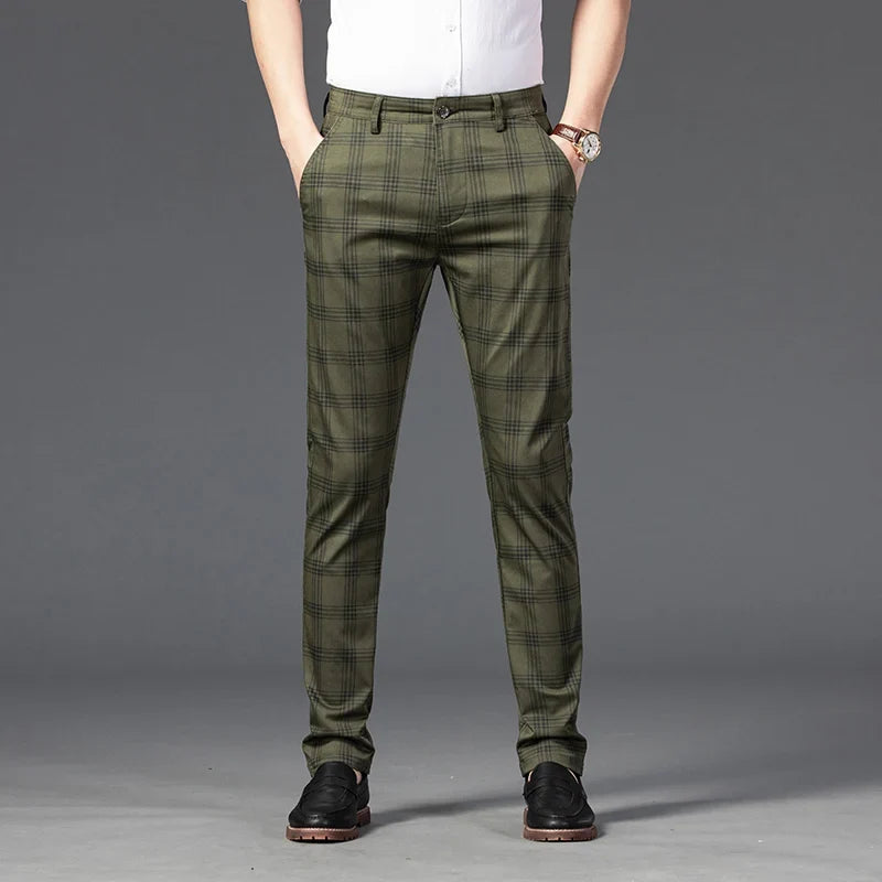 Versatile men's plaid slim fit trousers, crafted from stretch fabric for all-day comfort and style.