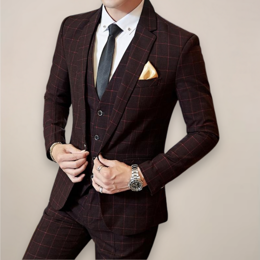 Stylish men's plaid suit, slim fit, ideal for business, weddings, and special events. Features a modern checked pattern.