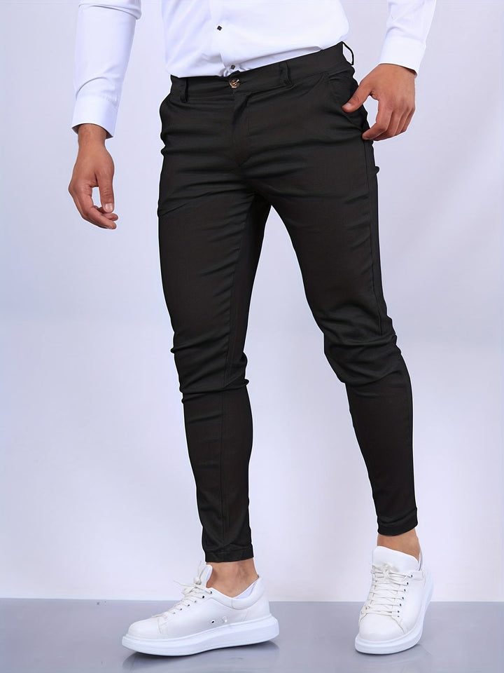 Men's stretch chinos in a slim fit design, perfect as dress pants or for casual outfits.