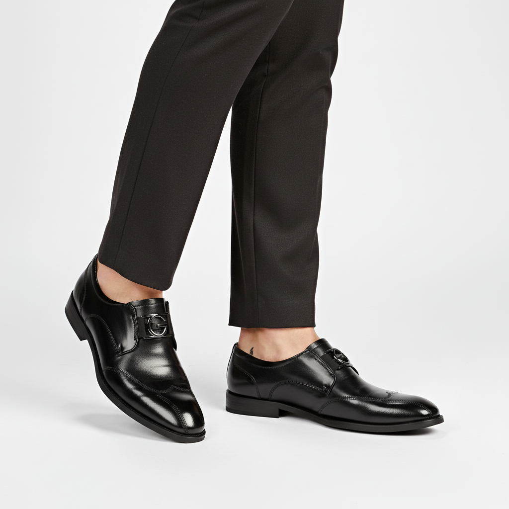 Black 'Sidney' slip-on shoes for men, featuring a smooth leather look, perfect for dressy outfits