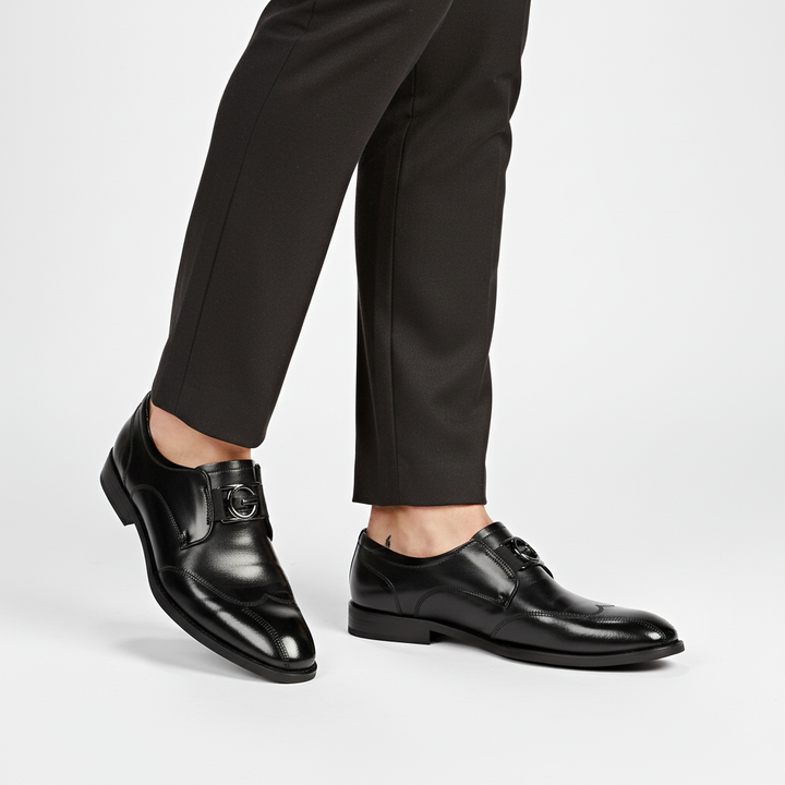 Black 'Sidney' slip-on shoes for men, featuring a smooth leather look, perfect for dressy outfits