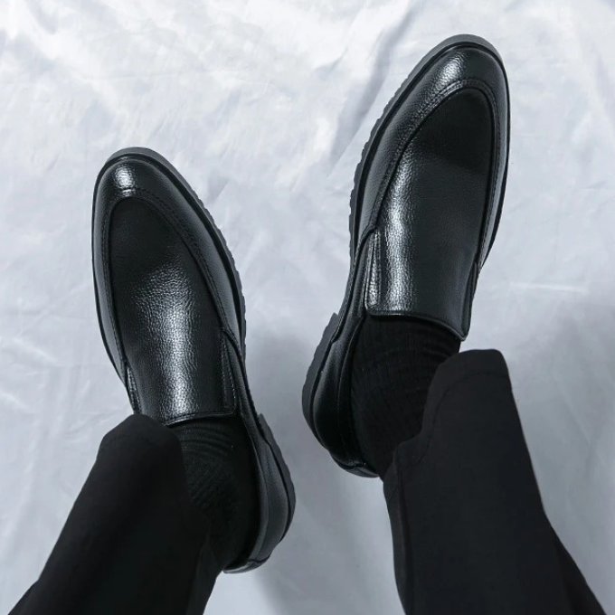 Everyday men's slip-on loafers, providing comfort & versatile style for any occasion.