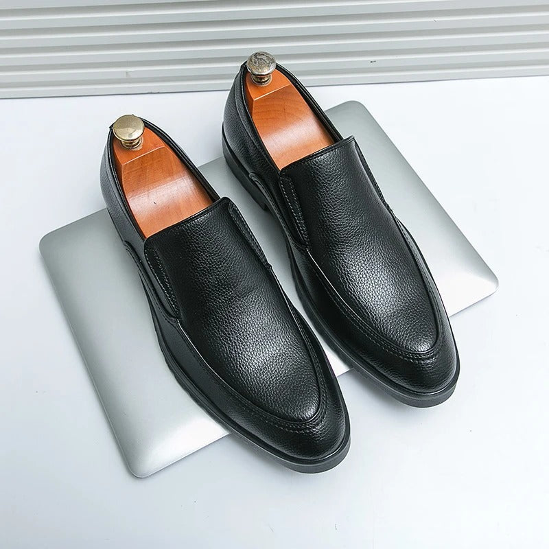 Men's versatile slip-on loafers, merging casual comfort with sophisticated dress shoe style.