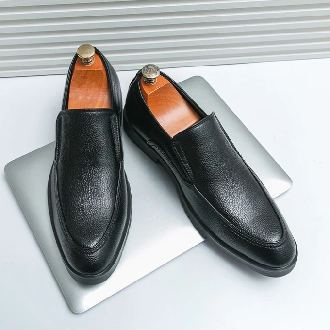 Easy wear men's slip-on loafers, perfect for comfort & style, from casual to dressy outfits.