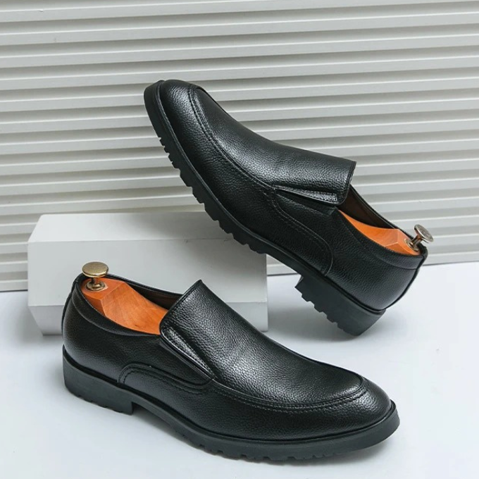 Durable men's slip-on loafers, designed for everyday comfort and a polished look.