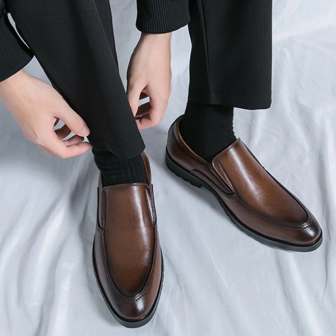 Comfortable men's slip-on loafers, perfect for everyday wear. Smart casual dress shoes.