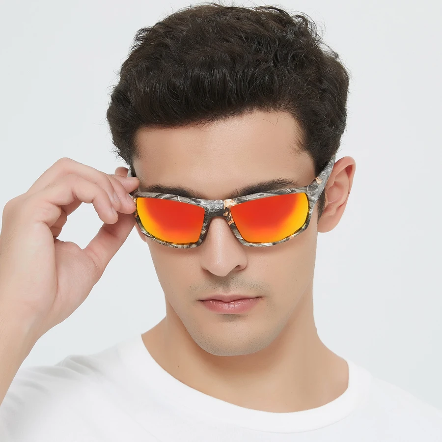 Man wearing Solaris polarized sunglasses for outdoor sports, showcasing active lifestyle and UV protection.
