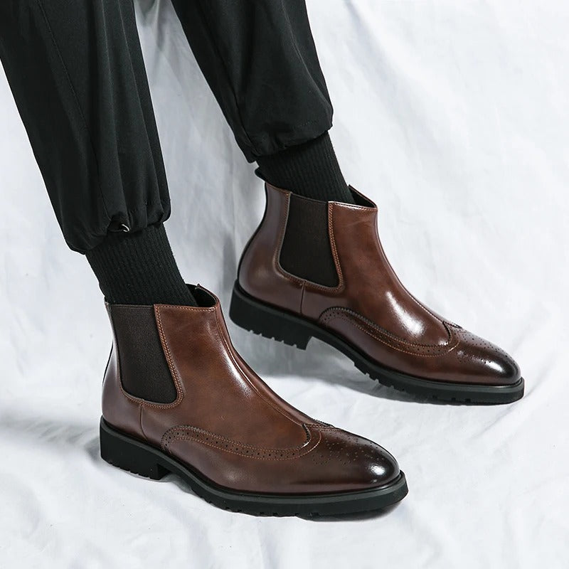 Everyday men's comfortable Chelsea boots, easy slip-on style for ultimate convenience.