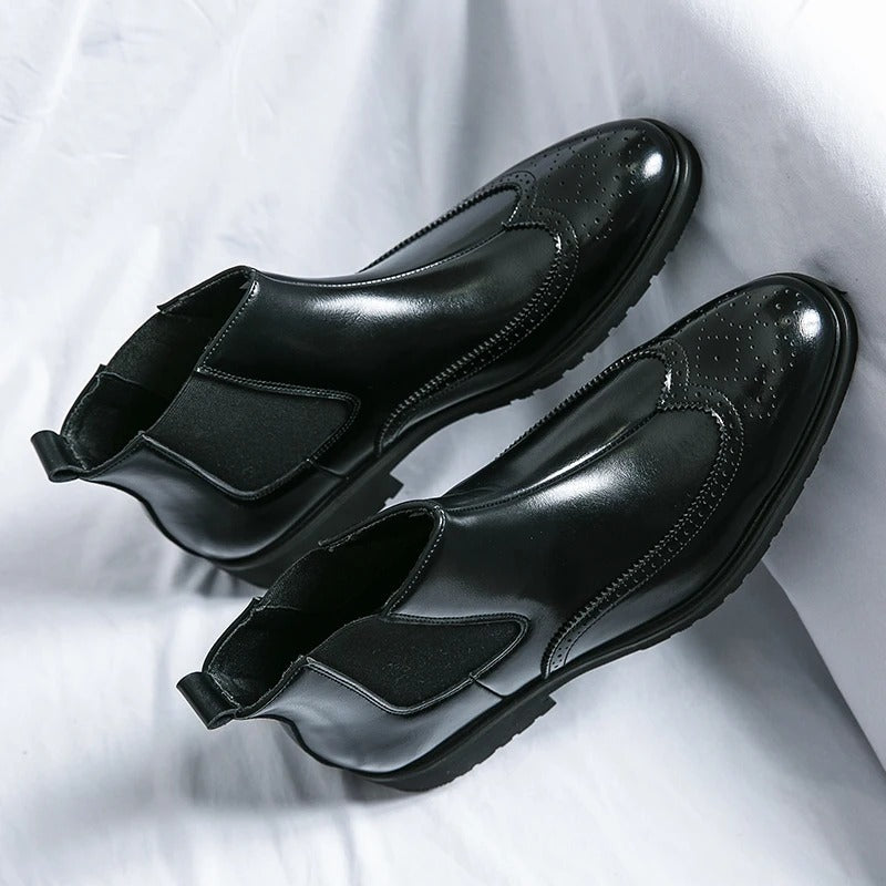 Men's durable slip-on Chelsea boots, high-quality material for long-lasting comfort.